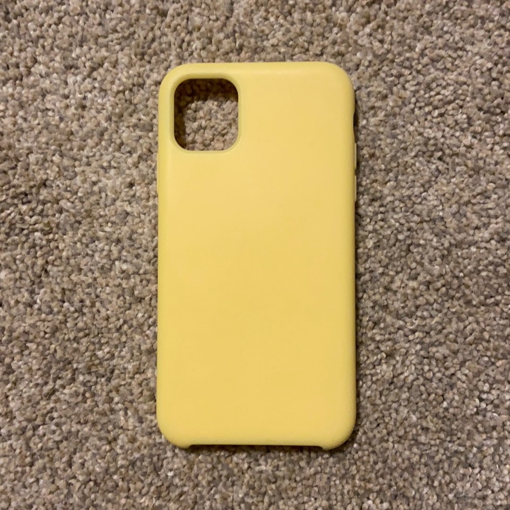 iphone 11 Glow-in-the-Dark phone case!
